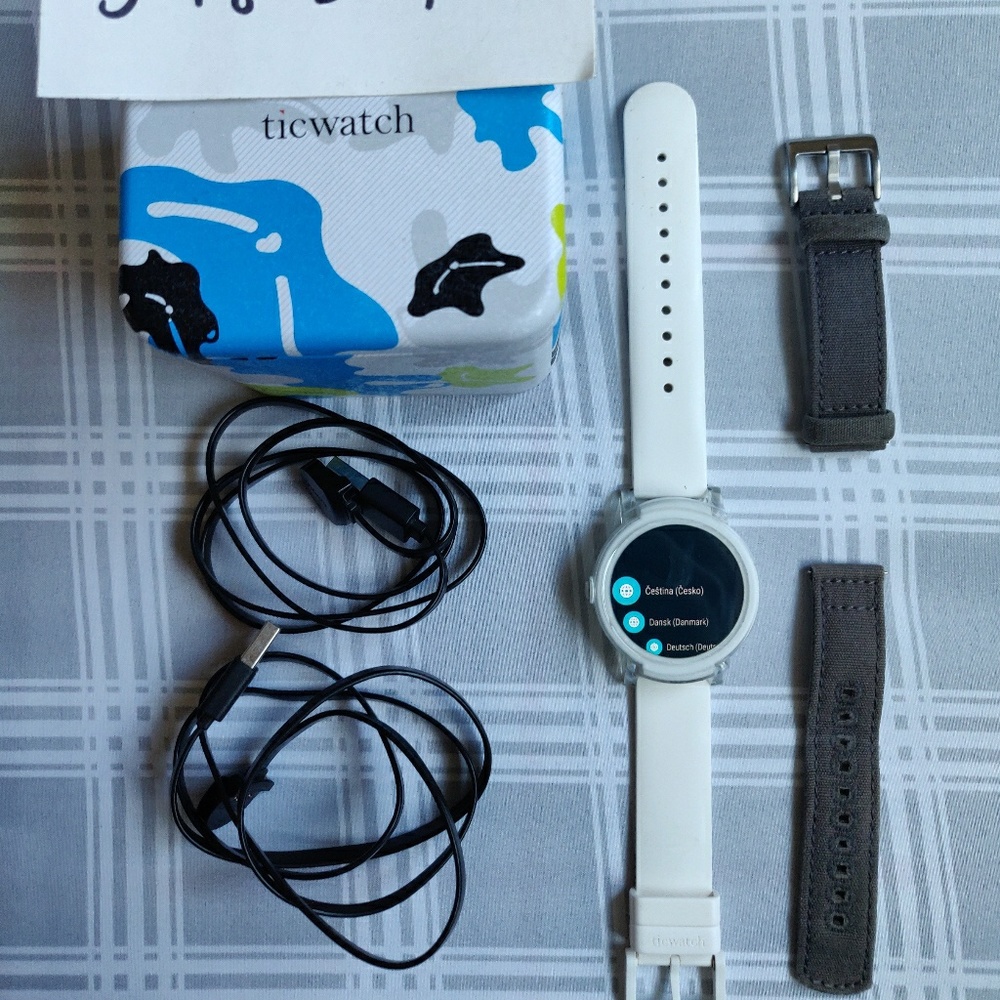 Mobvoi Ticwatch e android wear smartchwatch